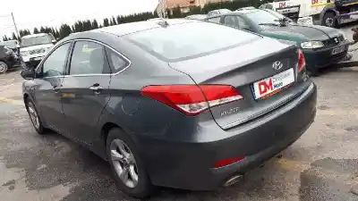 Scrapping Vehicle hyundai i40 style blue of the year 2013 powered d4fd