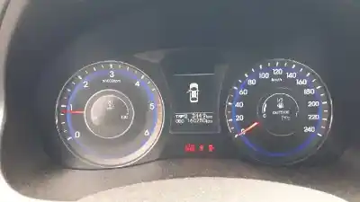 Scrapping Vehicle hyundai i40 style blue of the year 2013 powered d4fd