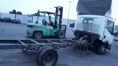 Veículo de Sucata nissan cabstar cerrado 2.5 d do ano 2007 alimentado 