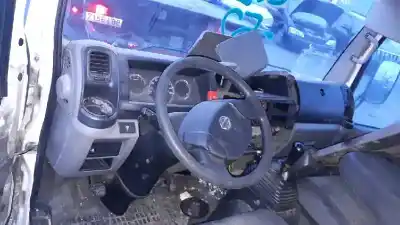 Veículo de Sucata nissan cabstar cerrado 2.5 d do ano 2007 alimentado 