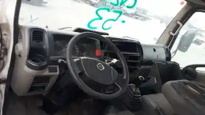 Veículo de Sucata nissan cabstar cerrado 2.5 d do ano 2007 alimentado yd25