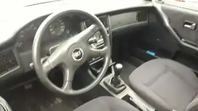 Sloopvoertuig audi 80/90 (893) 80 comfort edition van het jaar 1993 aangedreven 