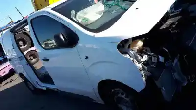 Veículo de Sucata toyota proace verso compact shuttle do ano 2019 alimentado bh02