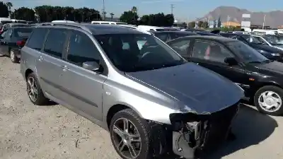 Veicolo di demolizione FIAT STILO (192) 1.9 JTD / 1.9 JTD 115 Active dell'anno 2004 alimentato 192A1.000