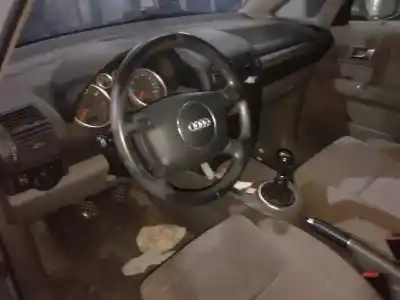 Veículo de Sucata audi a2 (8z) 1.4 16v do ano 2001 alimentado aua