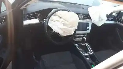 Veículo de Sucata volkswagen passat b8 variant (3g5, cb5) 2.0 tdi do ano 2015 alimentado crl