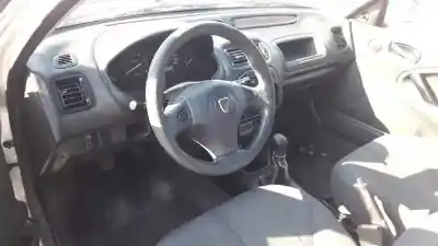 Véhicule à la ferraille rover 25 1.4 de l'année 2000 alimenté 14k4f