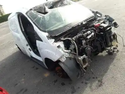 Veículo de Sucata ford transit courier ambiente do ano 2014 alimentado ugcb