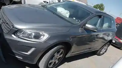 Veículo de Sucata volvo xc60 kinetic 2wd do ano 2016 alimentado d4204t14