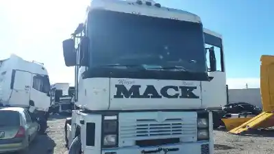 Scrapping Vehicle renault   of the year 0 powered mack