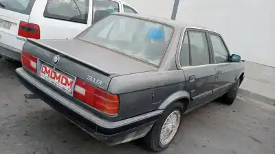 Veículo de Sucata bmw serie 3 berlina (e30) 1.8 318i edition do ano 1990 alimentado 