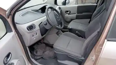 Sloopvoertuig renault grand modus dynamique van het jaar 2006 aangedreven k9k764