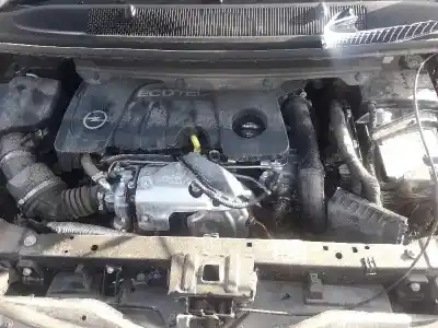 Vehicul casat opel zafira tourer expression al anului 2017 alimentat b16dth