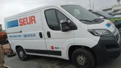 Vehicul casat PEUGEOT BOXER COMBI 330 L1H1 Active Blue-HDi 120 al anului 2021 alimentat 4H03