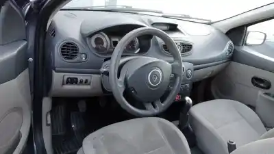 Veicolo di demolizione renault clio iii authentique dell'anno 2006 alimentato k9k766