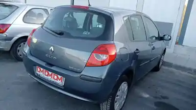 Veicolo di demolizione renault clio iii authentique dell'anno 2006 alimentato k9k766