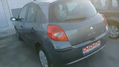 Veicolo di demolizione renault clio iii authentique dell'anno 2006 alimentato k9k766