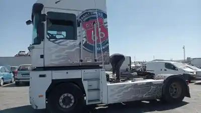 Veicolo di demolizione renault   dell'anno 2016 alimentato dxi 13 520 euv