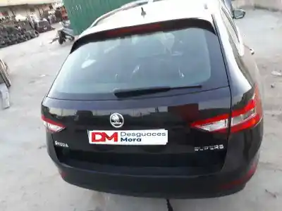 Veicolo di demolizione skoda superb (3v3) active dell'anno 2017 alimentato crl
