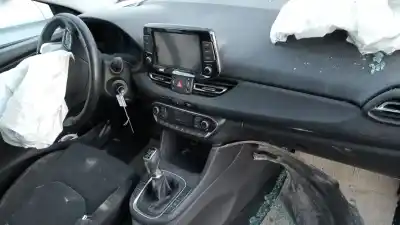 Veículo de Sucata hyundai i30 (pd) essence do ano 2021 alimentado g4lg