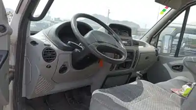 Veículo de Sucata renault mascot 160.35 do ano 2004 alimentado 8140.43n