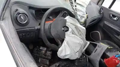 Veicolo di demolizione renault captur dynamique dell'anno 2019 alimentato hb4 b4