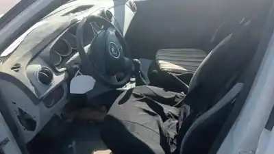 Veículo de Sucata dacia sandero ambiance do ano 2014 alimentado 