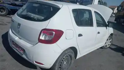 Veículo de Sucata dacia sandero ambiance do ano 2014 alimentado 