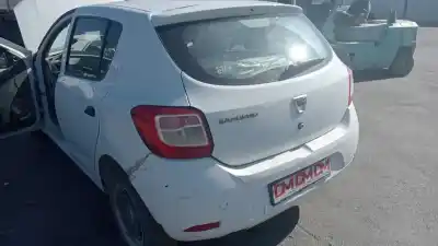 Veículo de Sucata dacia sandero ambiance do ano 2014 alimentado 