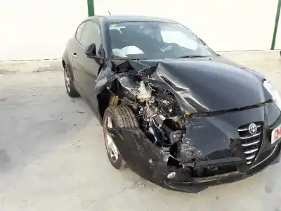 Véhicule à la ferraille ALFA ROMEO MITO (145) Distinctive de l'année 2009 alimenté 