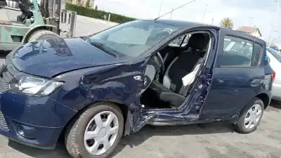Véhicule à la ferraille DACIA SANDERO Ambiance de l'année 2014 alimenté D4F F7