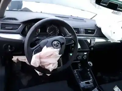 Здавання транспортного засобу skoda superb (3v3) active року 2017 потужний crl