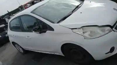 Veículo de Sucata peugeot 208 active do ano 2013 alimentado 9h06