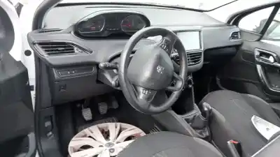 Veículo de Sucata peugeot 208 active do ano 2013 alimentado 9h06