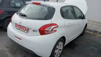 Veículo de Sucata peugeot 208 active do ano 2013 alimentado 9h06