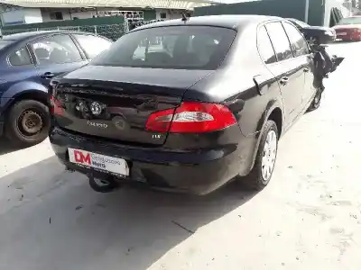Veículo de Sucata SKODA SUBERB (3T4) 1.9 TDI 105 CV / 77 KW do ano 2010 alimentado BXE