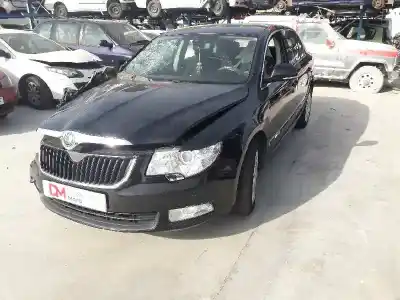 Veículo de Sucata skoda suberb (3t4) 1.9 tdi 105 cv / 77 kw do ano 2010 alimentado bxe