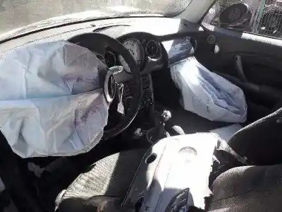 Veículo de Sucata mini mini (r50,r53) cooper do ano 2002 alimentado w10b16a