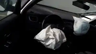 Veicolo di demolizione kia carens ( ) basic dell'anno 2018 alimentato d4fd