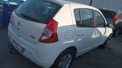 Véhicule à la ferraille dacia sandero laureate de l'année 2010 alimenté k9k 87