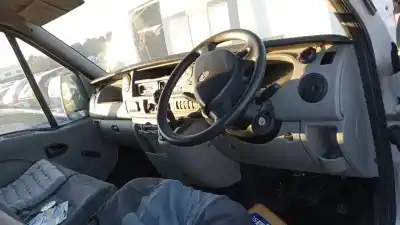 Sloopvoertuig renault master combi desde ´98 2.5 diesel 114 cv / 84 kw van het jaar 2003 aangedreven 