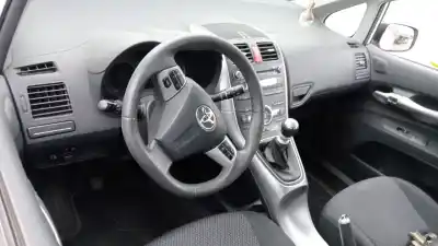 Vehicul casat toyota auris (_e15_) 1.4 d-4d (nde150_) al anului 2010 alimentat 1ndtv