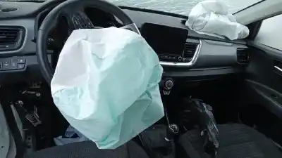 Veículo de Sucata kia stonic (ybcuv) 1.2 cat do ano 2023 alimentado g4lf