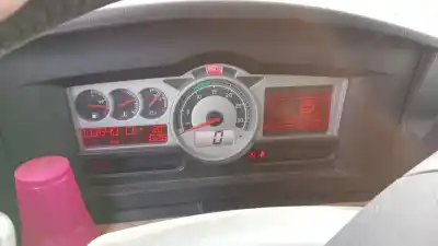 Veículo de Sucata renault   do ano 2010 alimentado dxi13 500