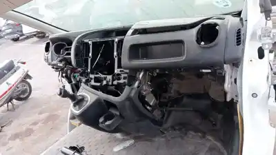 Veículo de Sucata renault trafic furgón 1.6 dci d do ano 2019 alimentado r9m h4