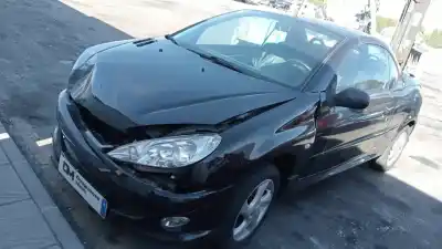 Veículo de Sucata peugeot 206 cc cc do ano 2004 alimentado nfu