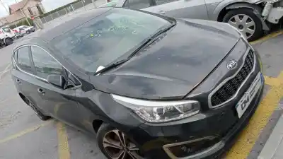 Veicolo di demolizione kia cee´d drive dell'anno 2017 alimentato 
