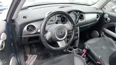 Scrapping Vehicle mini mini (r50,r53) cooper of the year 2006 powered w10b16a