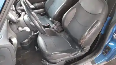 Scrapping Vehicle mini mini (r50,r53) cooper of the year 2006 powered w10b16a