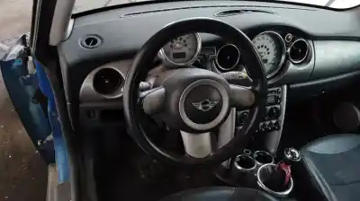 Scrapping Vehicle mini mini (r50,r53) cooper of the year 2006 powered w10b16a